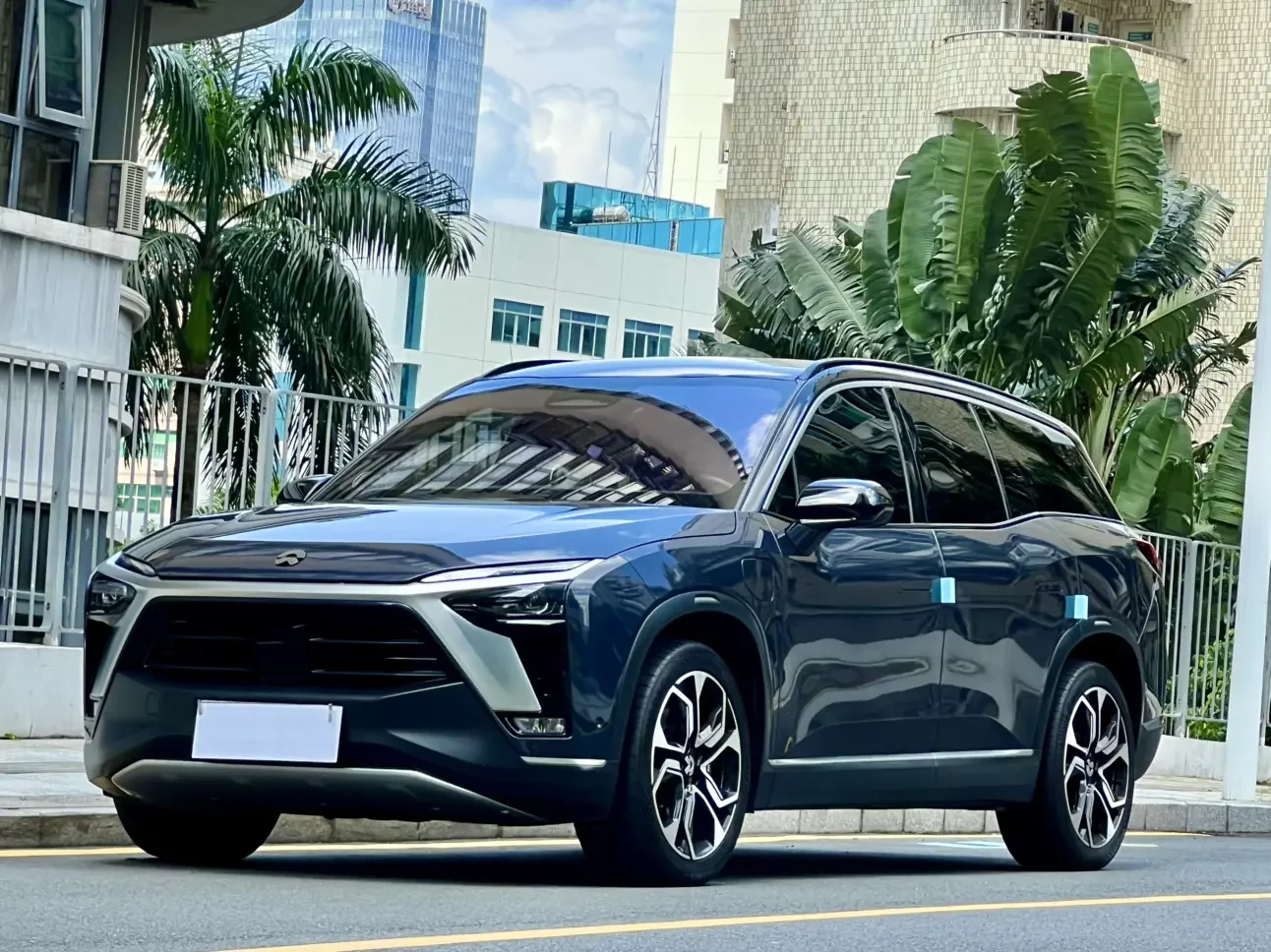 NIO ES8