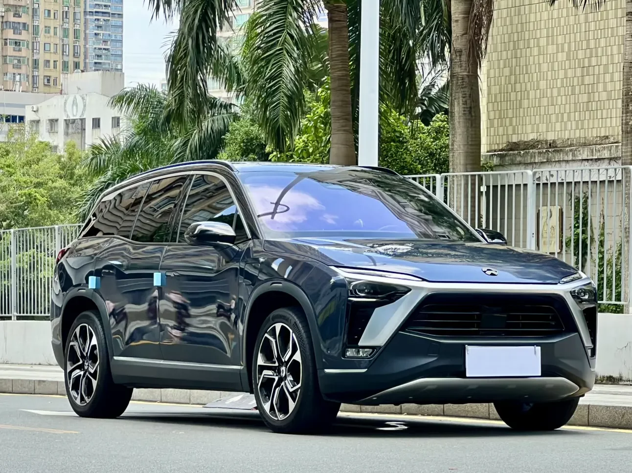 NIO ES8