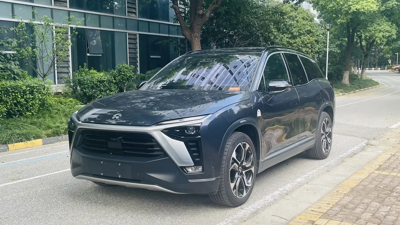 NIO ES8