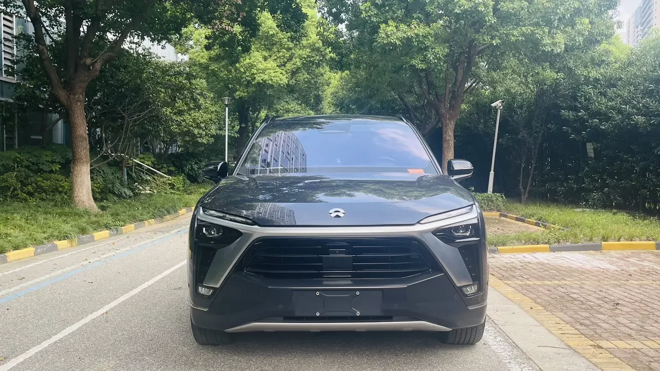 NIO ES8