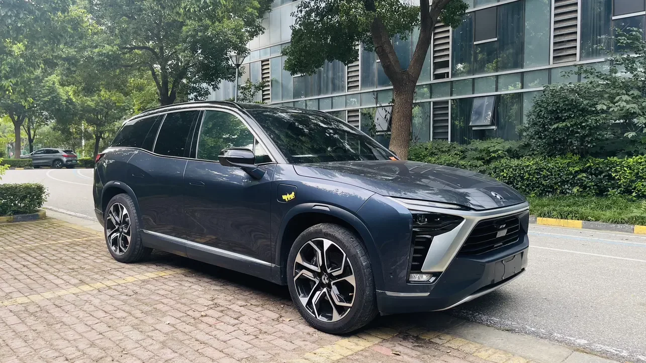NIO ES8