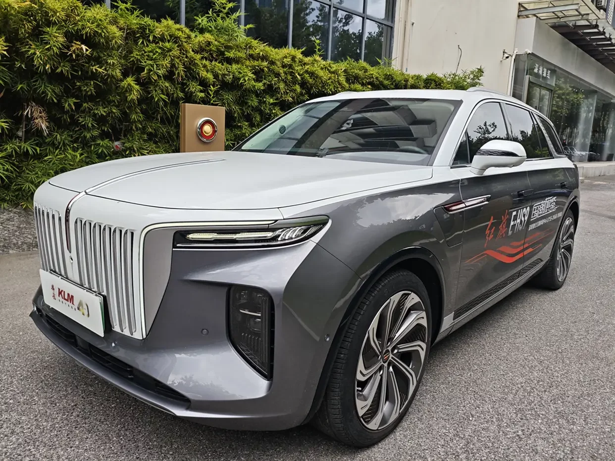 Hongqi E-HS9