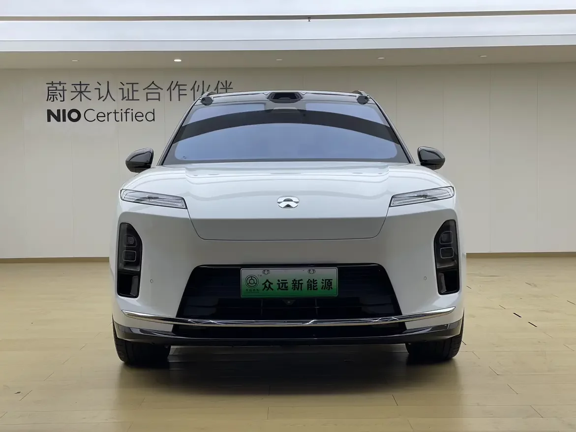 NIO ES8