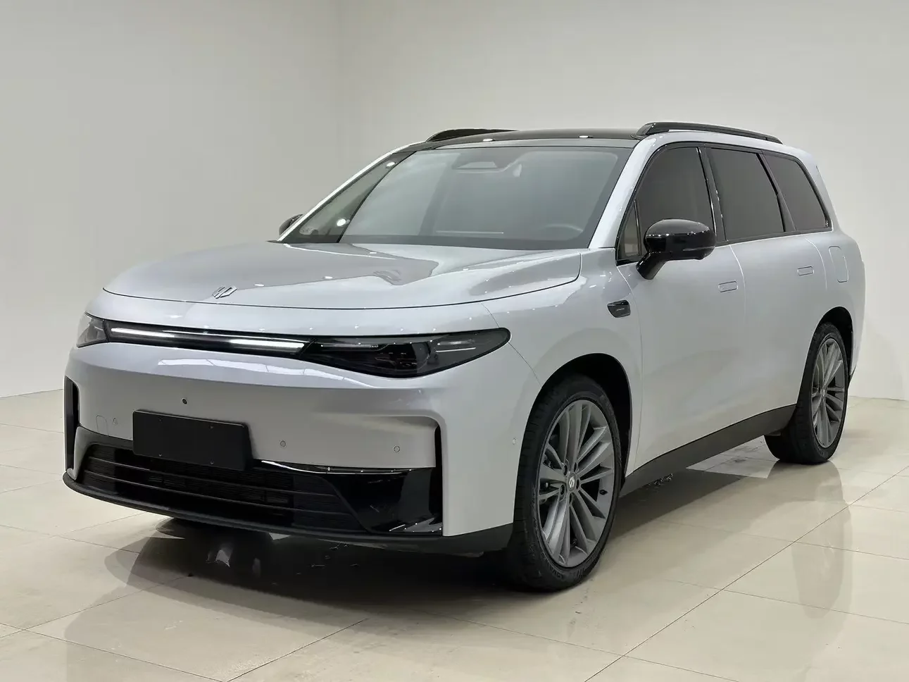 Leapmotor C16