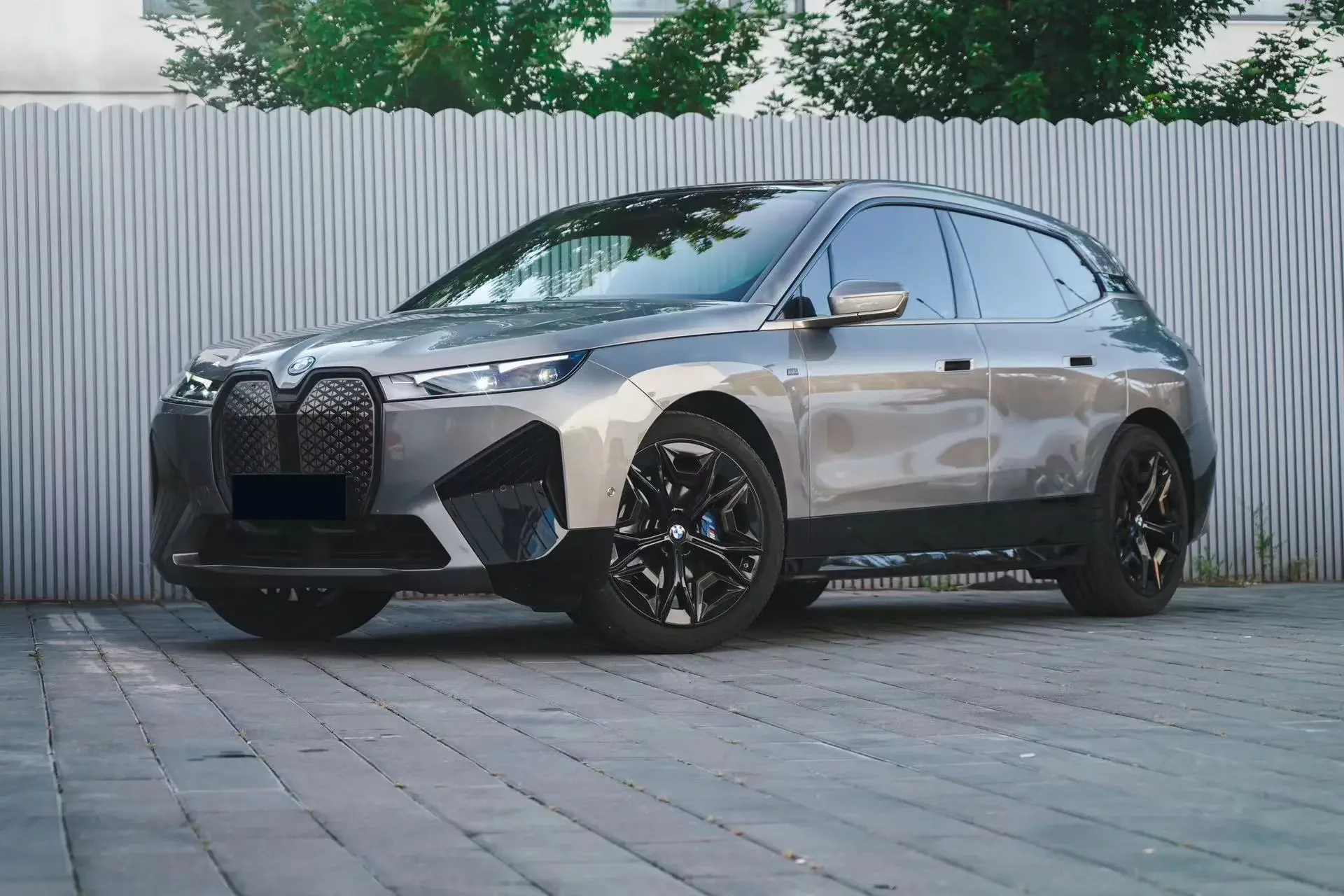 BMW iX