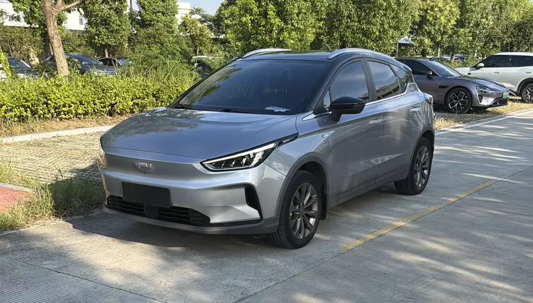 Geely Geometry C  из Китая