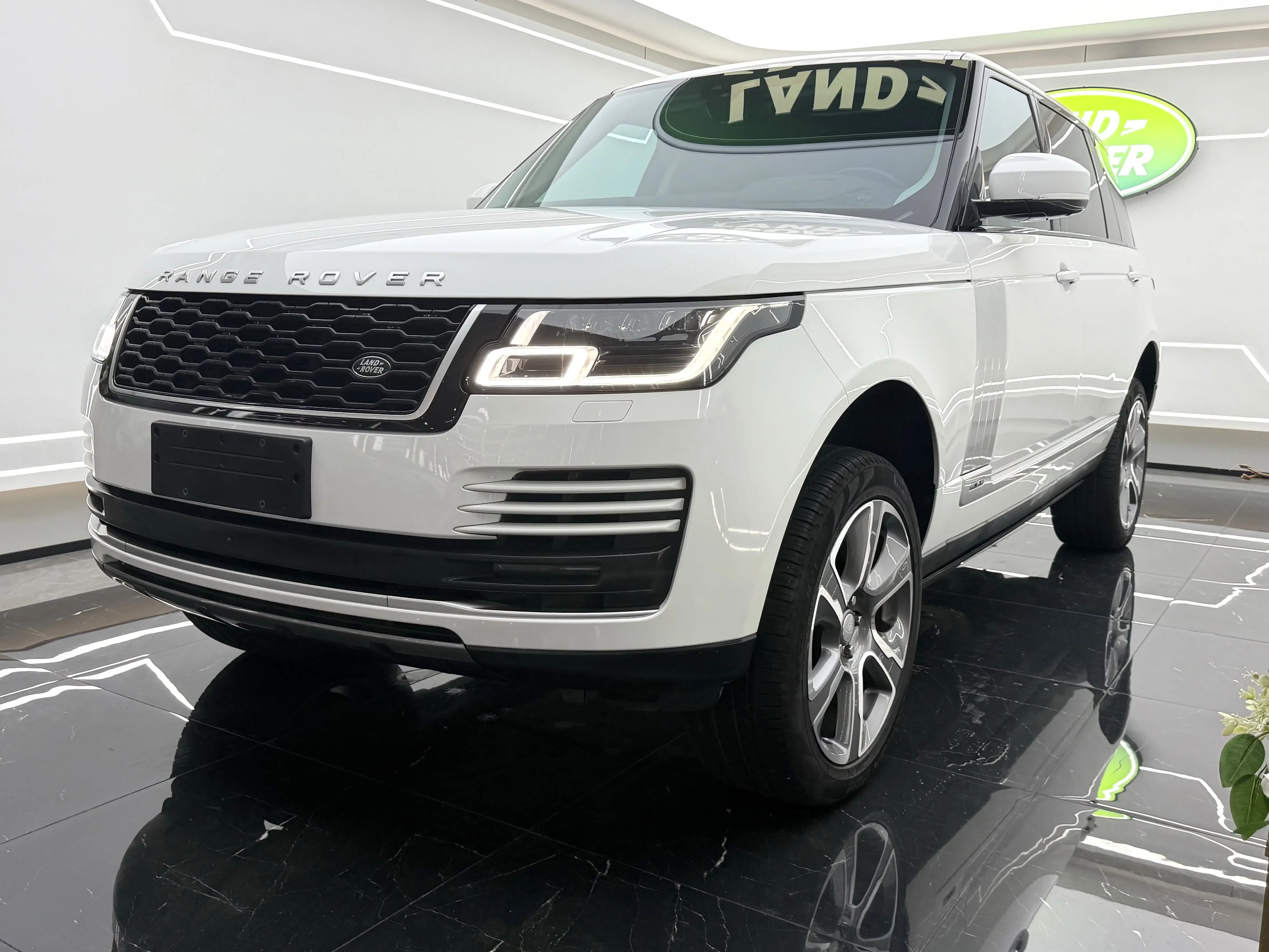 Land Rover range rover