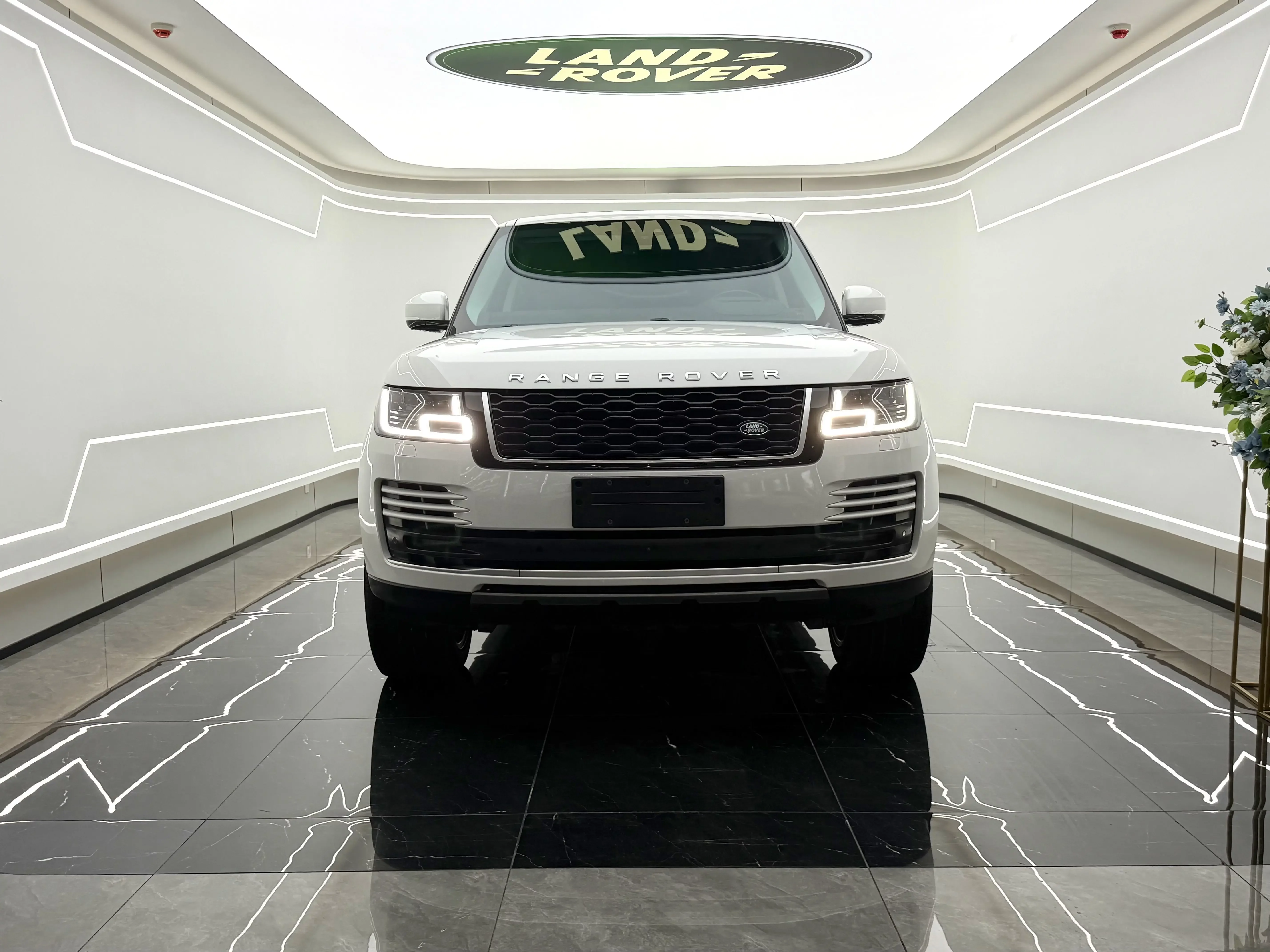 Land Rover range rover