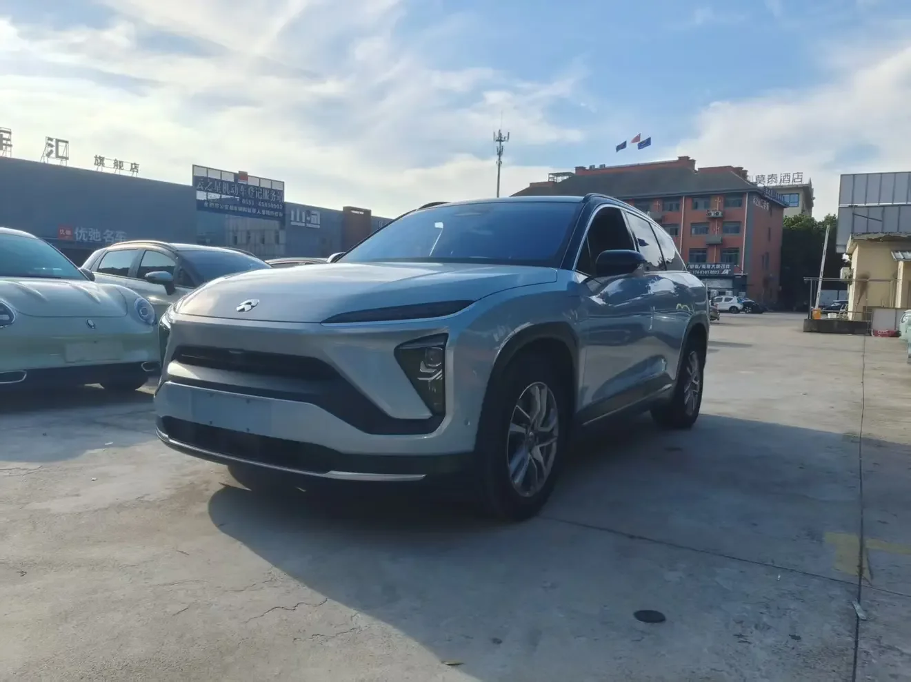 NIO ES6