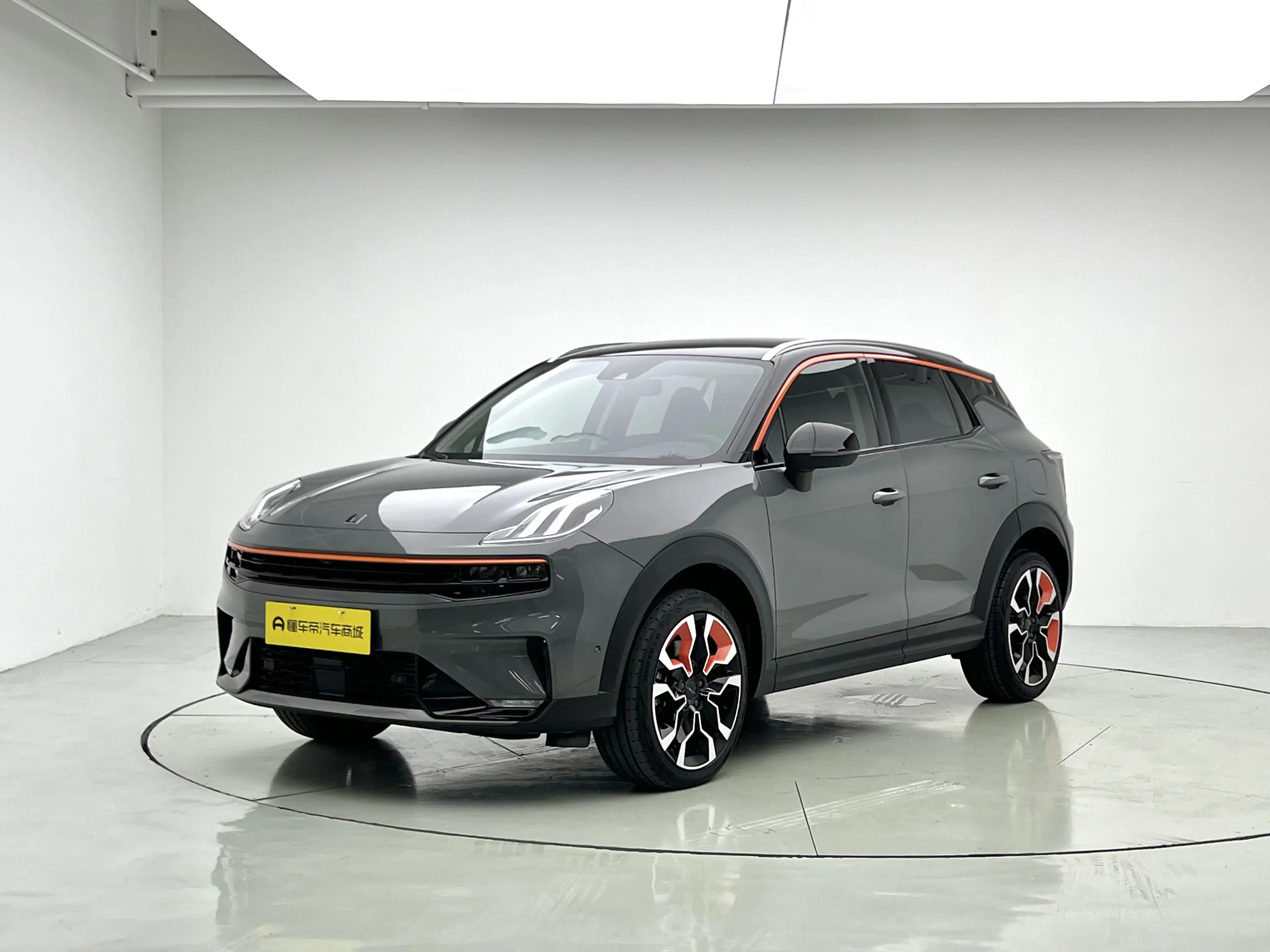 Lynk & Co 06