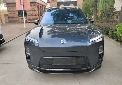 NIO ES8