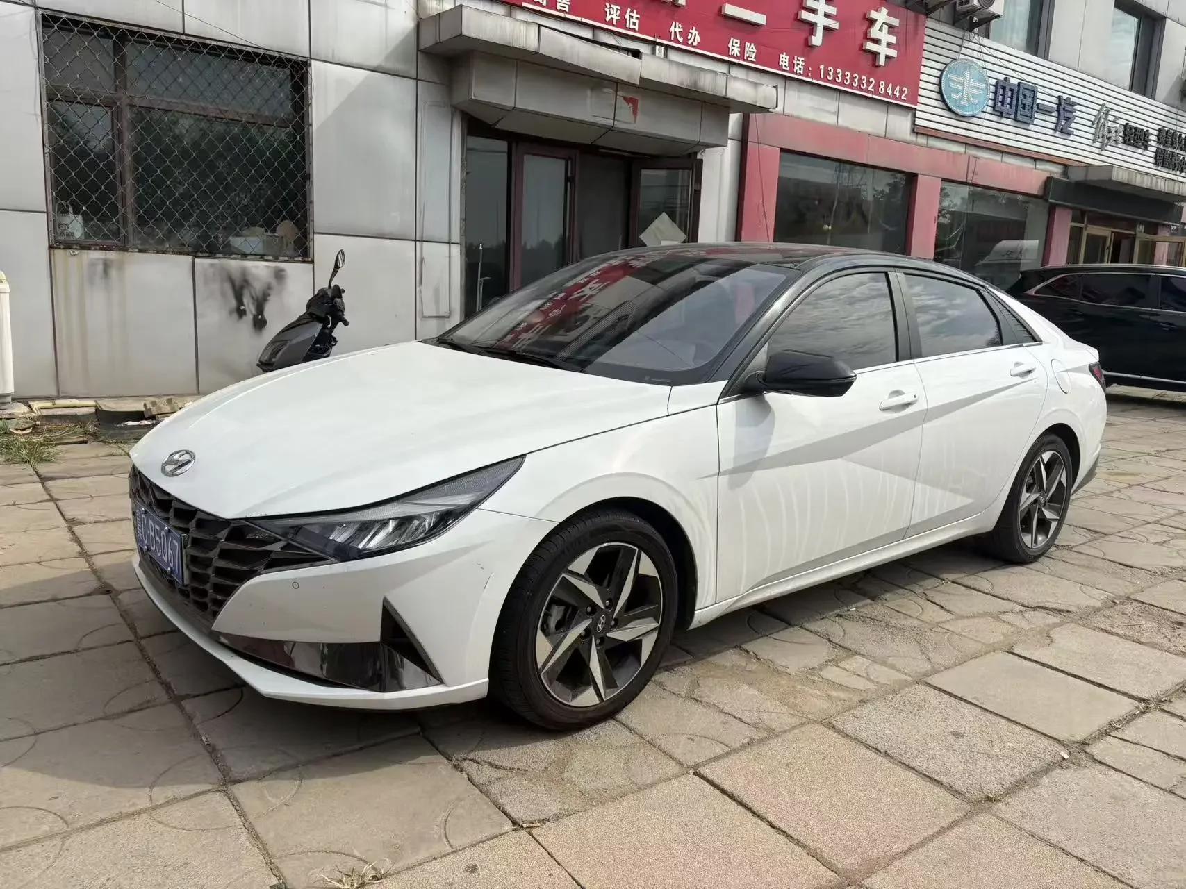 HYUNDAI ELANTRA