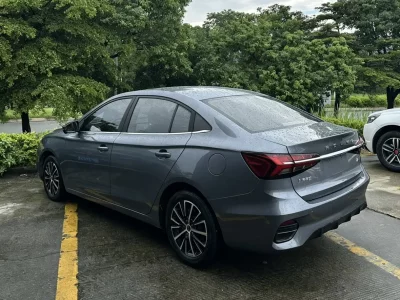 Roewe i5