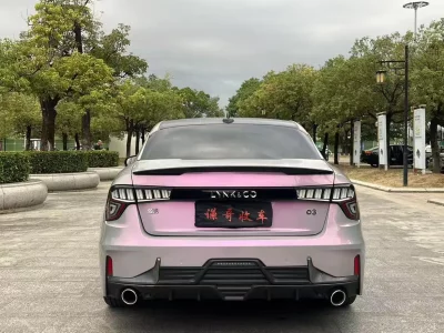 Lynk & Co 03