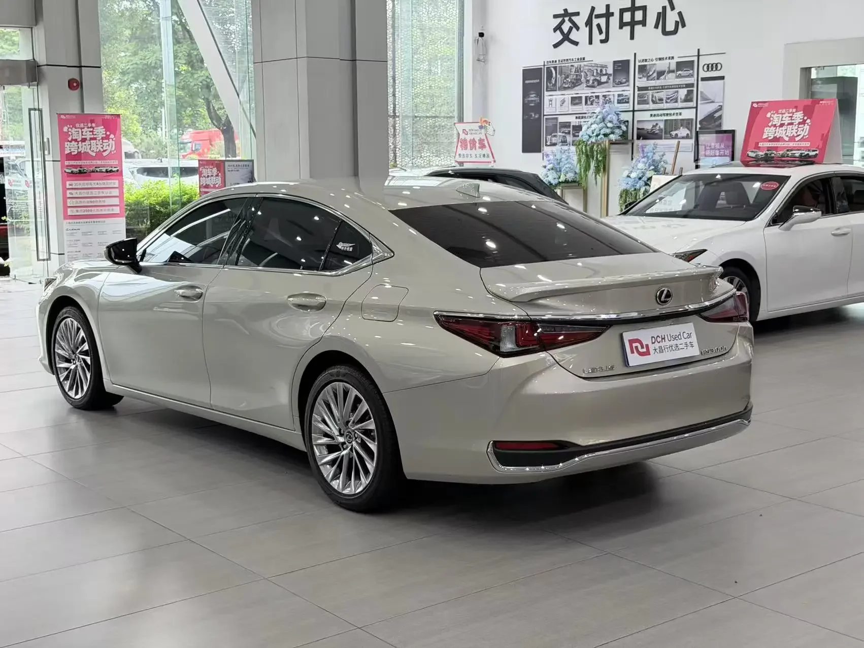 Lexus ES