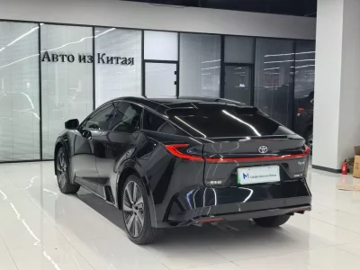 Toyota bZ5