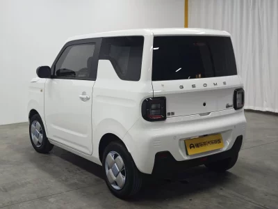 Geely panda