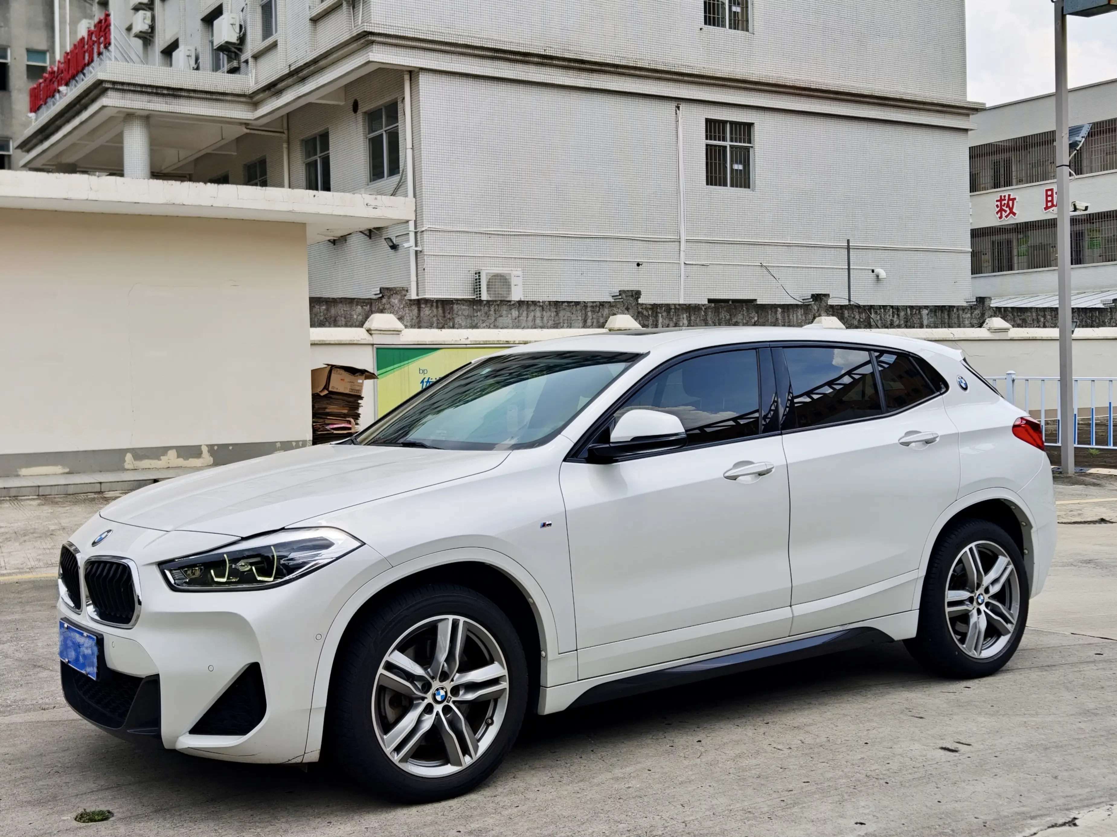 BMW X2