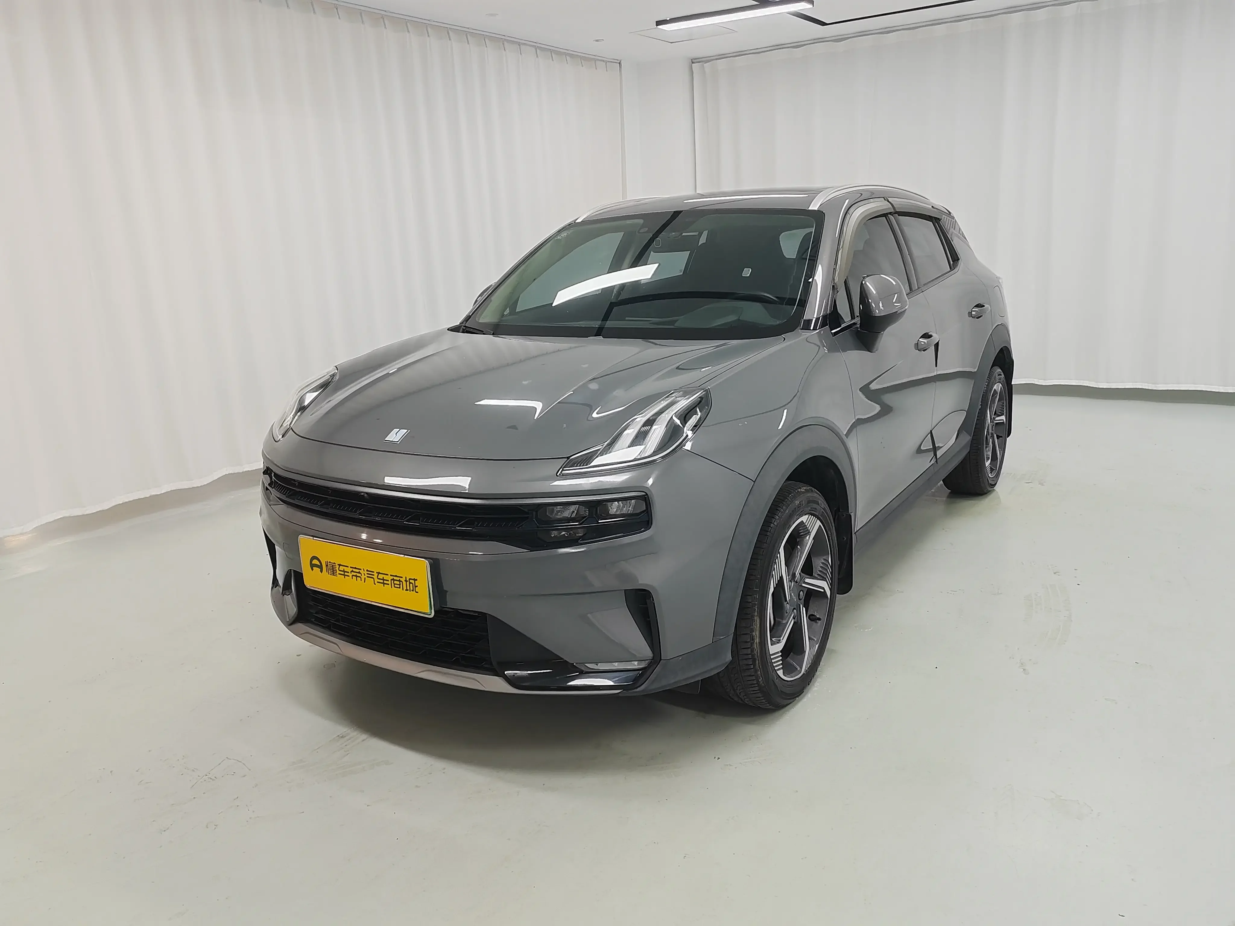 Lynk & Co 06 EM-P