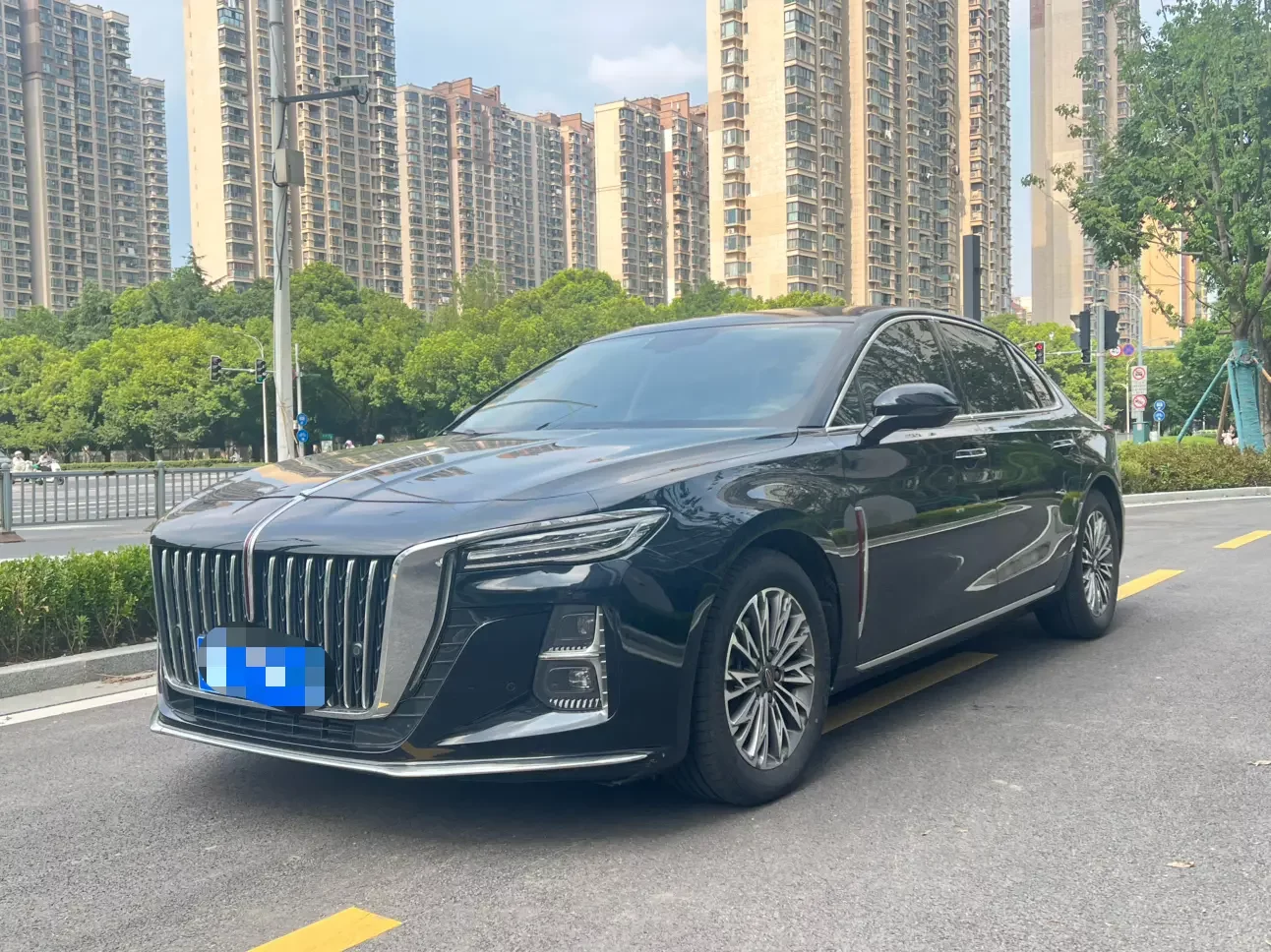 Hongqi H5