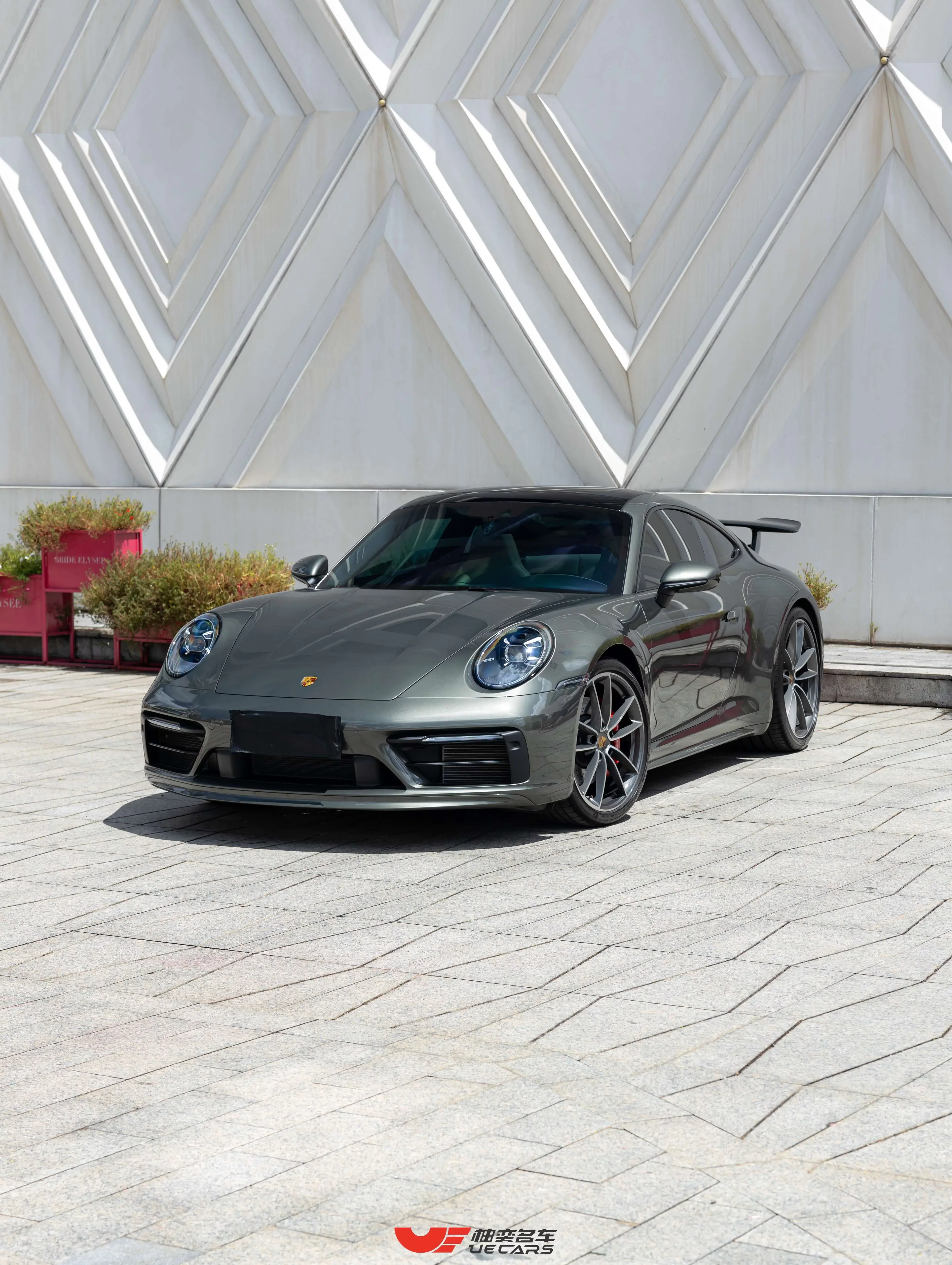 PORSCHE 911