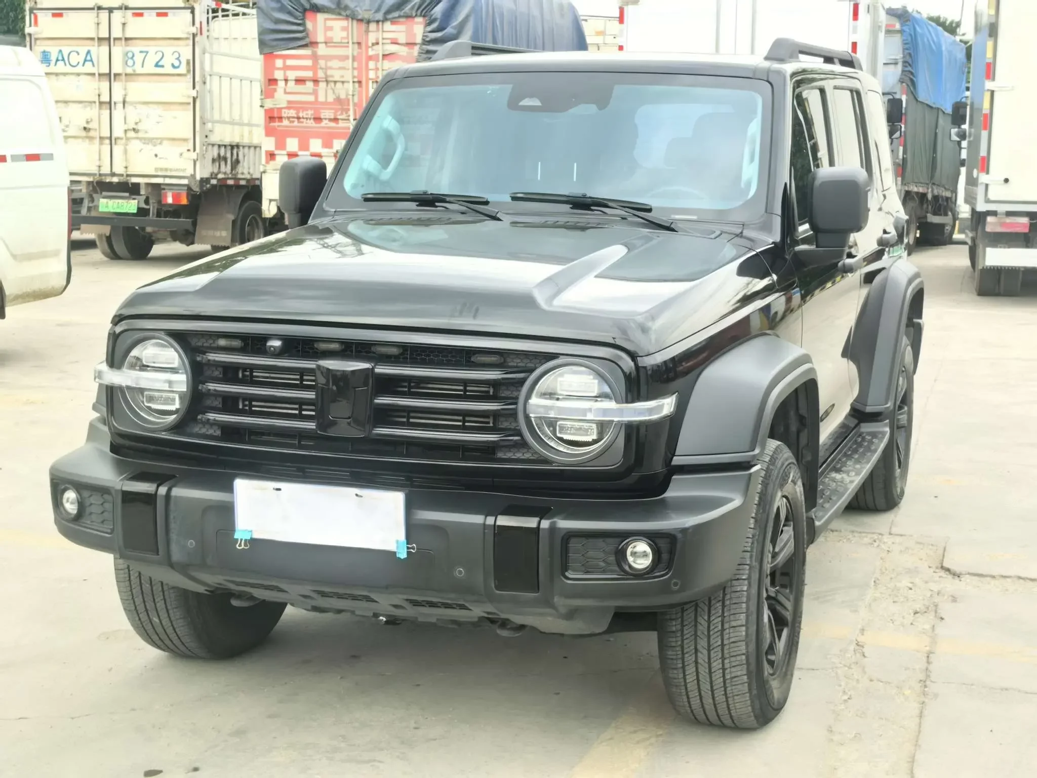 TANK 300