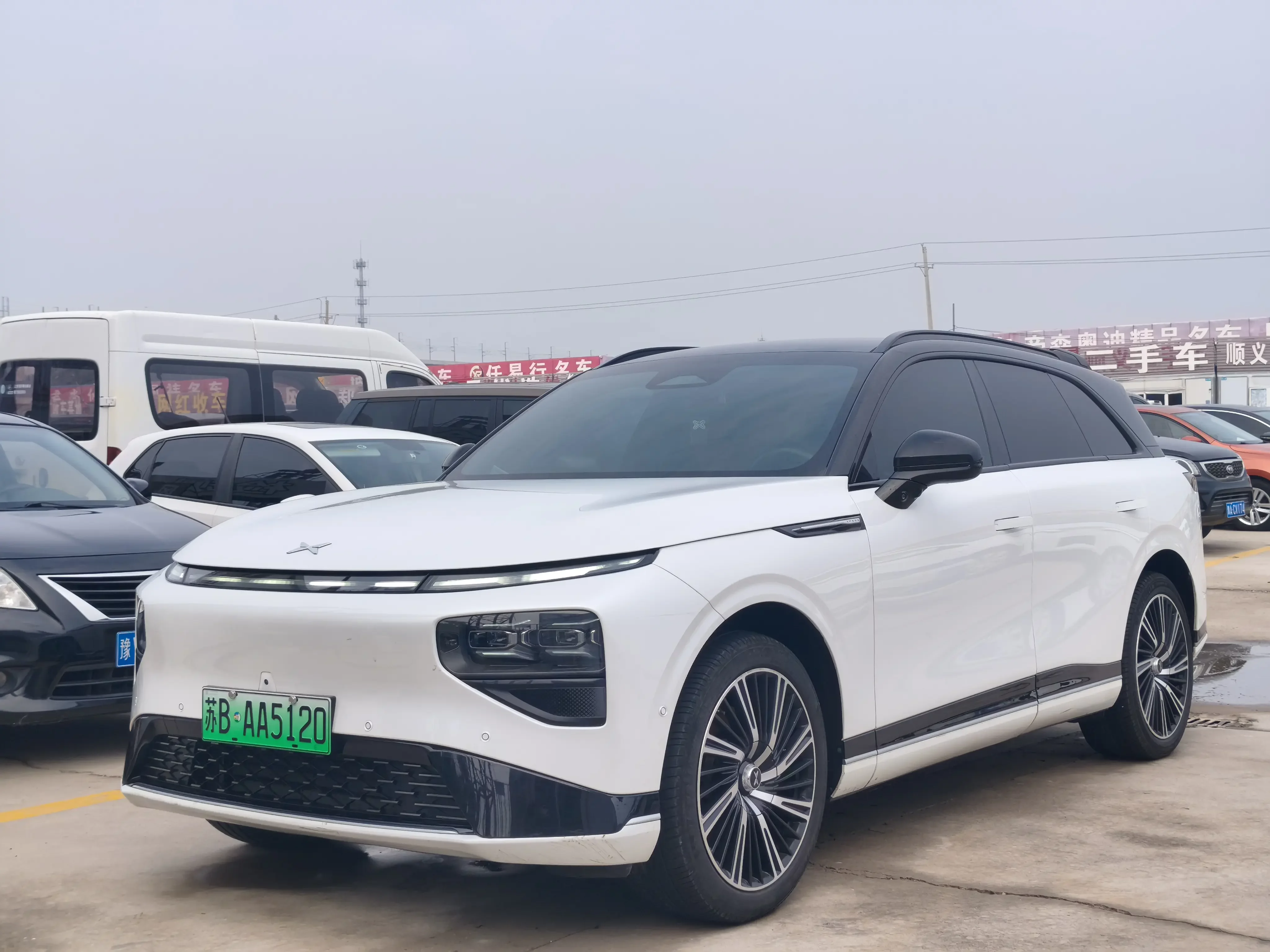 Xpeng G9  из Китая