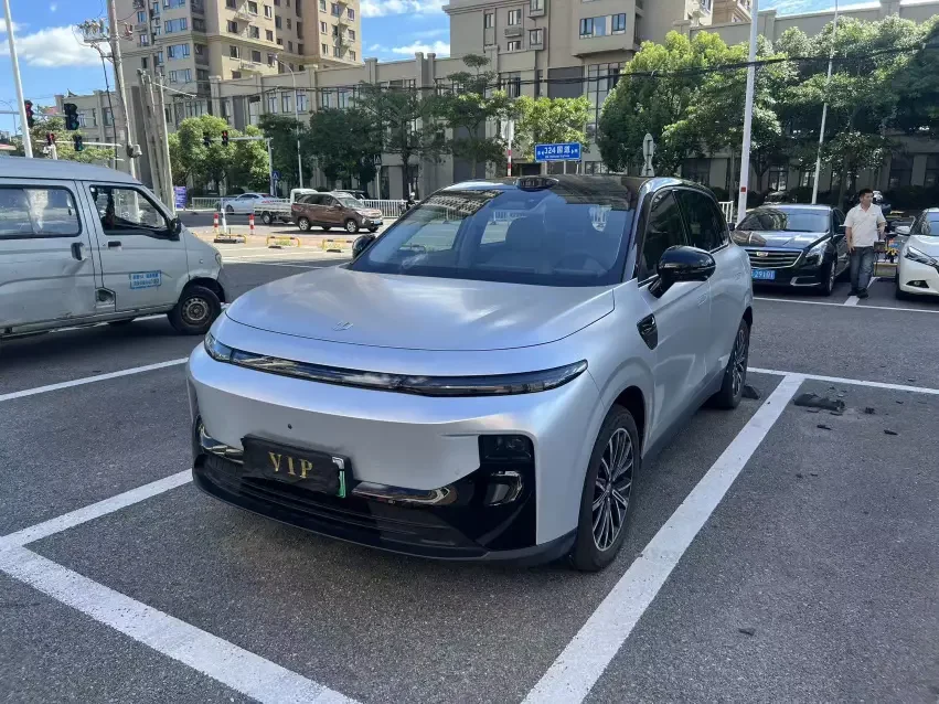 Leapmotor B10