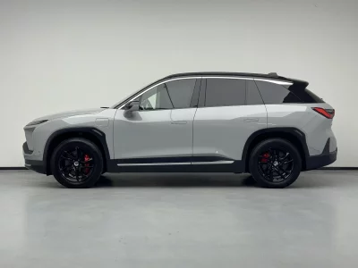 NIO ES6