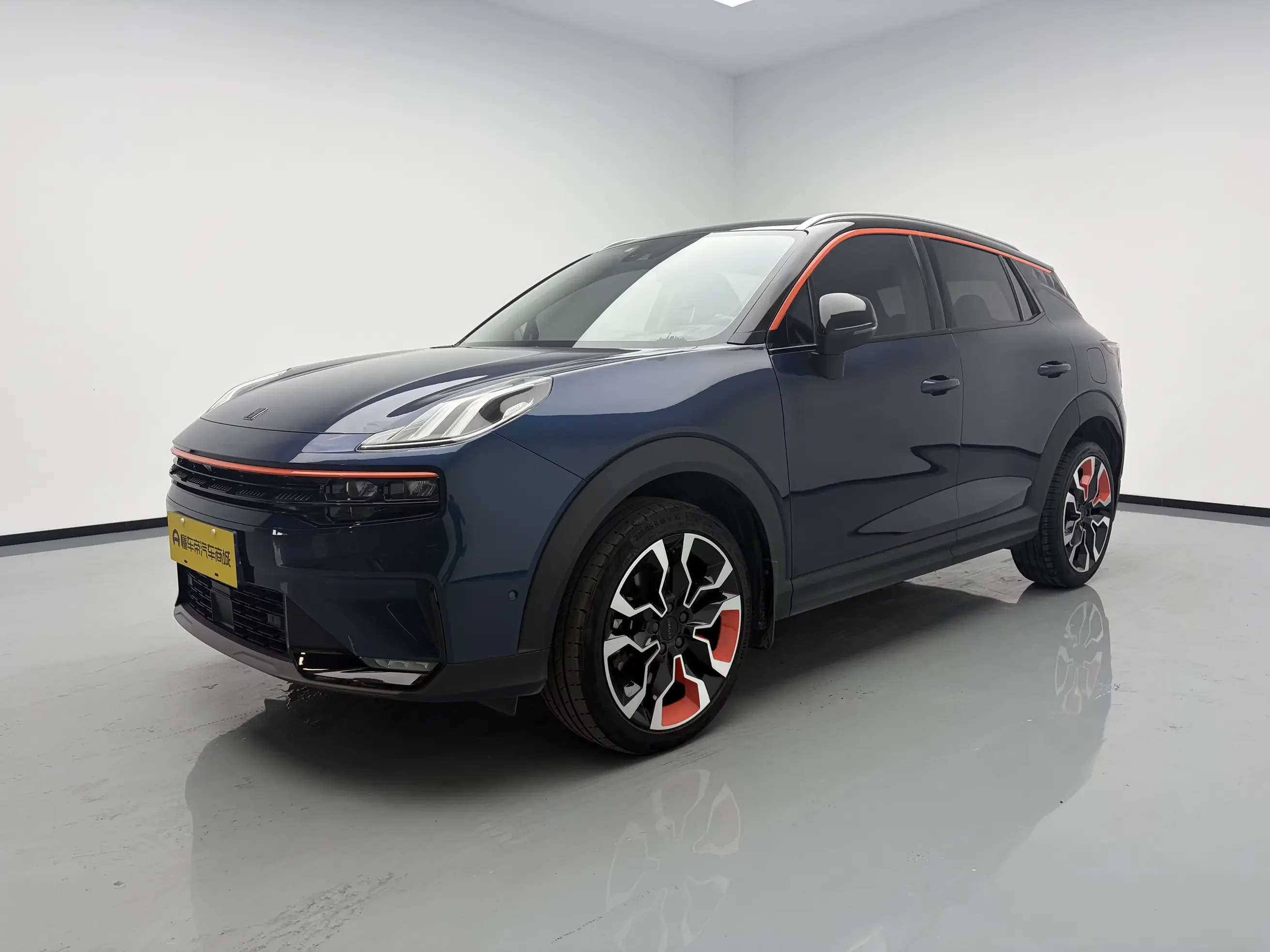 Lynk & Co 06