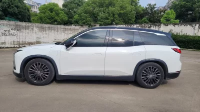 NIO ES8