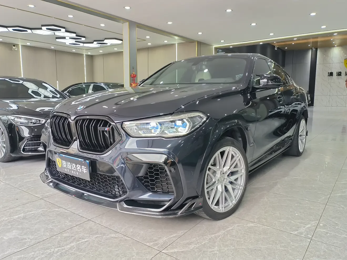 BMW X6 M  из Китая