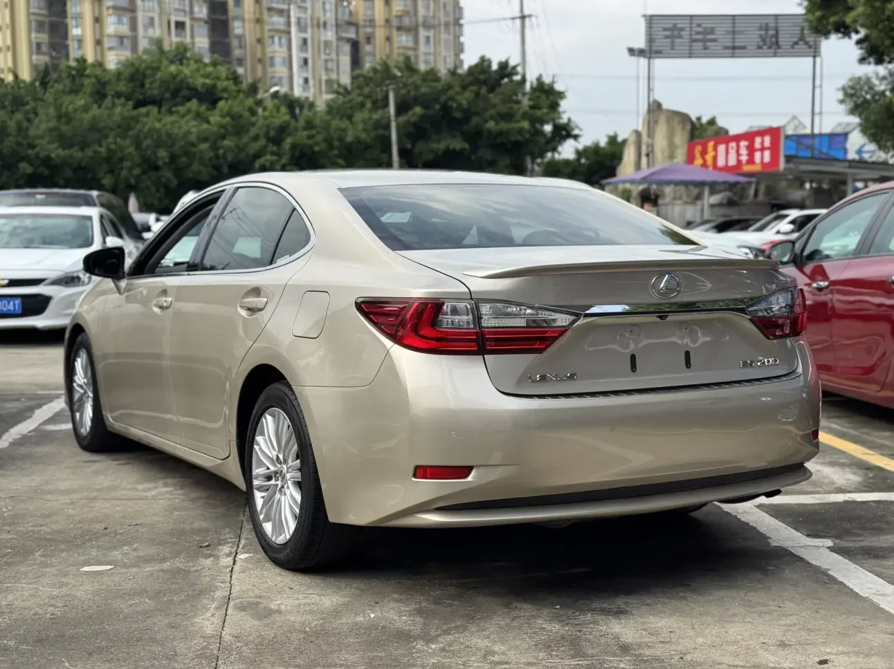 Lexus ES