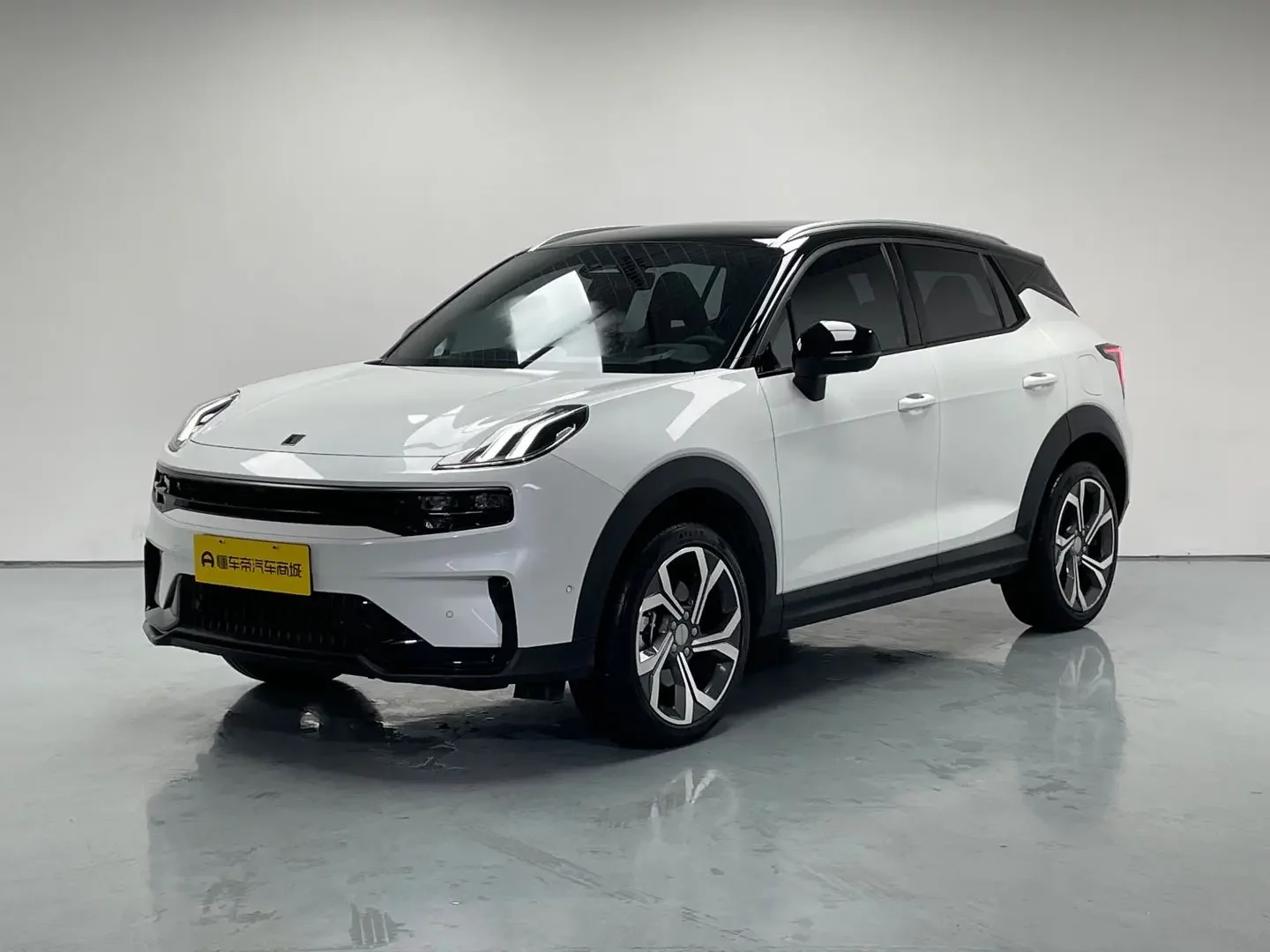 Lynk & Co 06