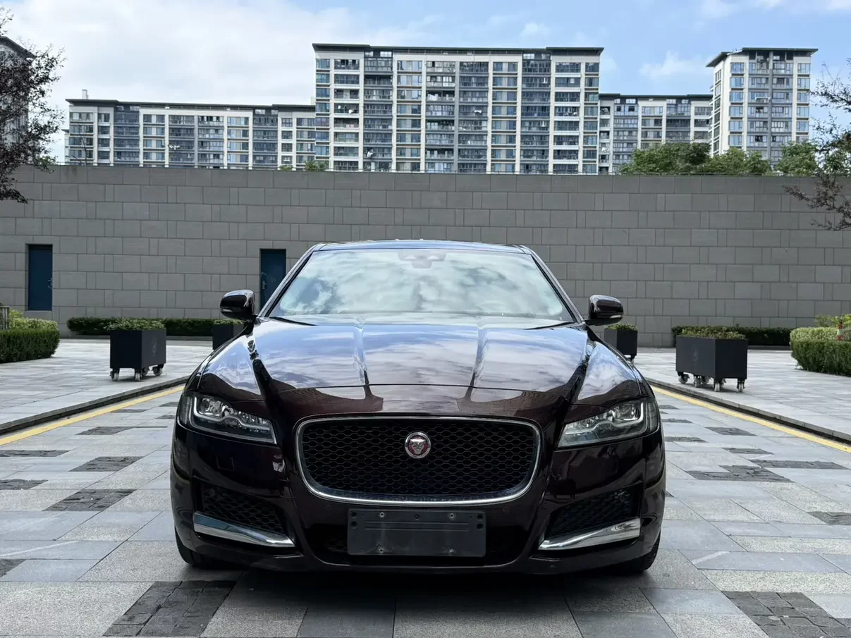 Jaguar XFL