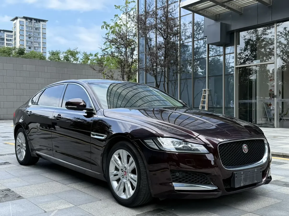 Jaguar XFL