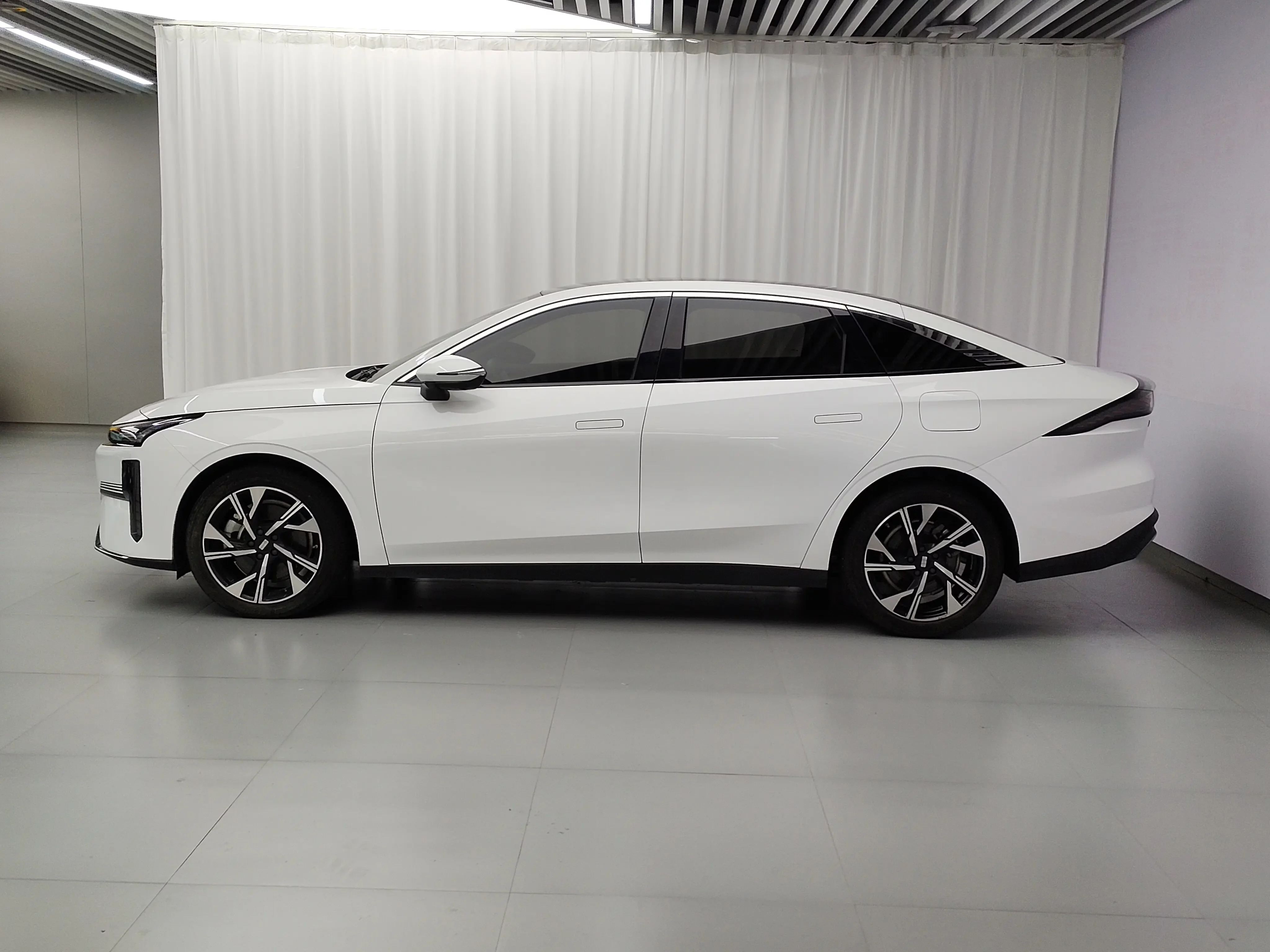 Geely Galaxy L6