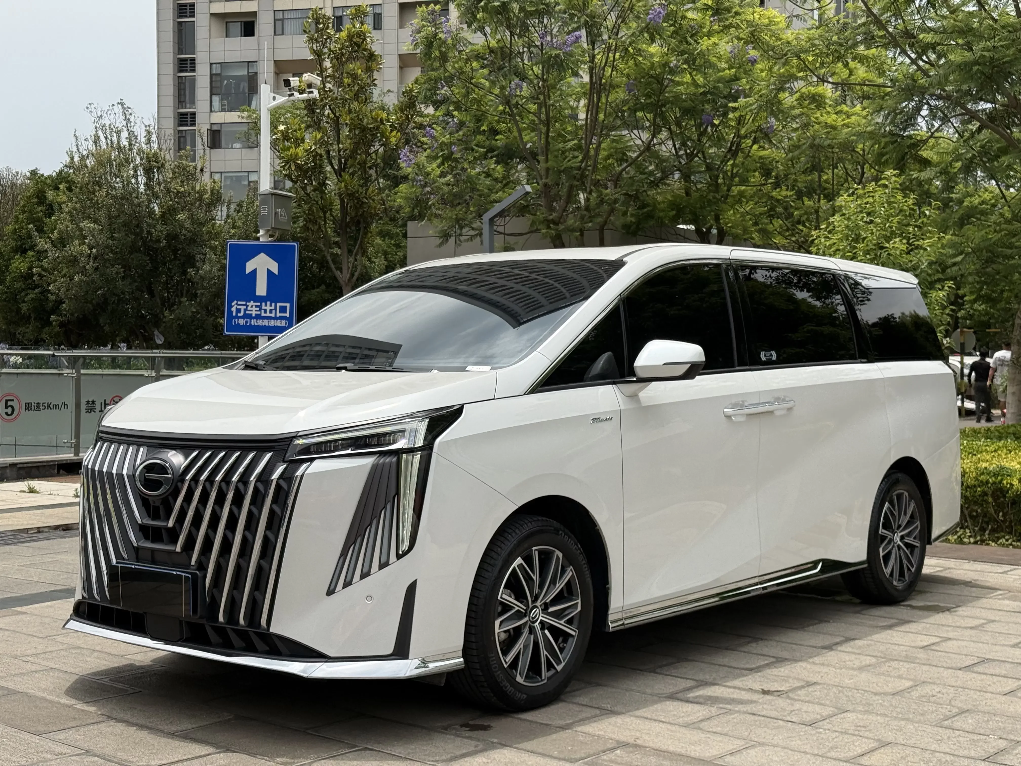 GAC Trumpchi M8