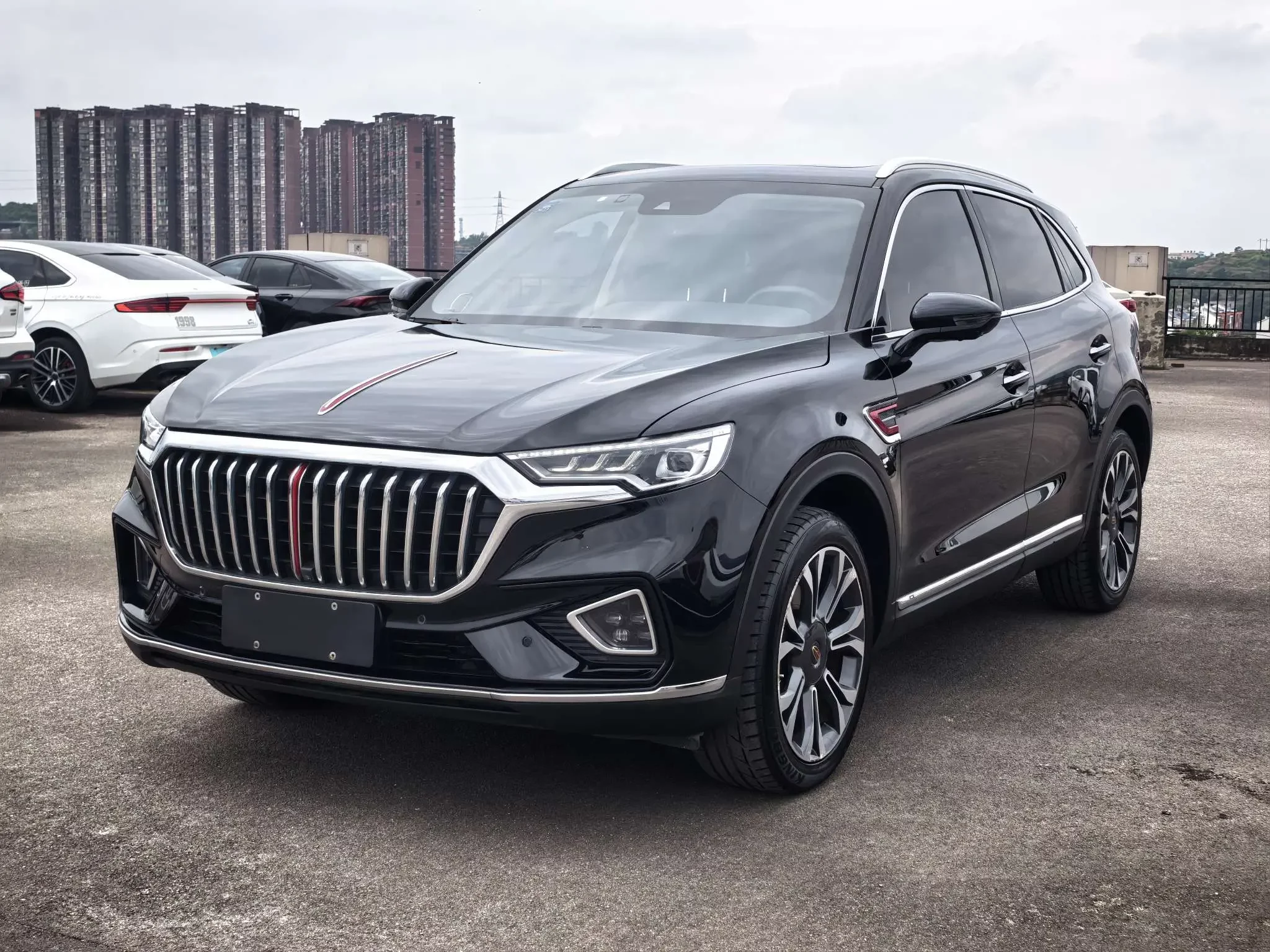 Hongqi HS5