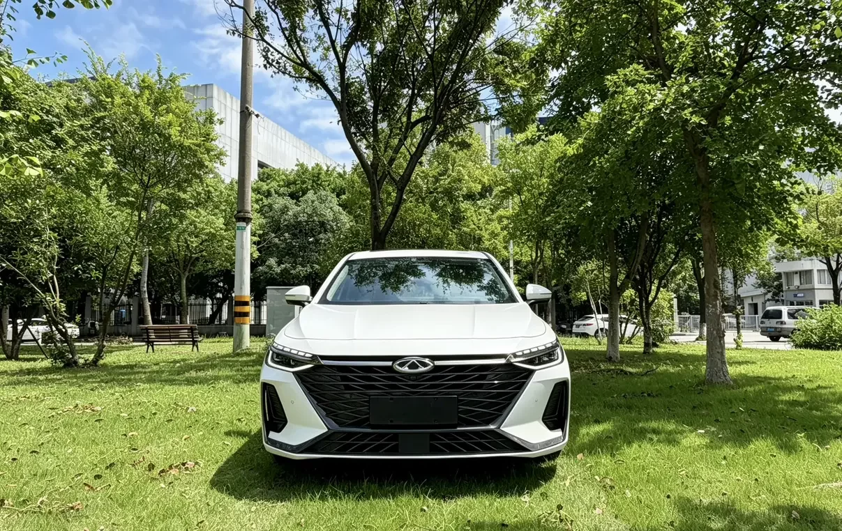 Chery Arrizo 8