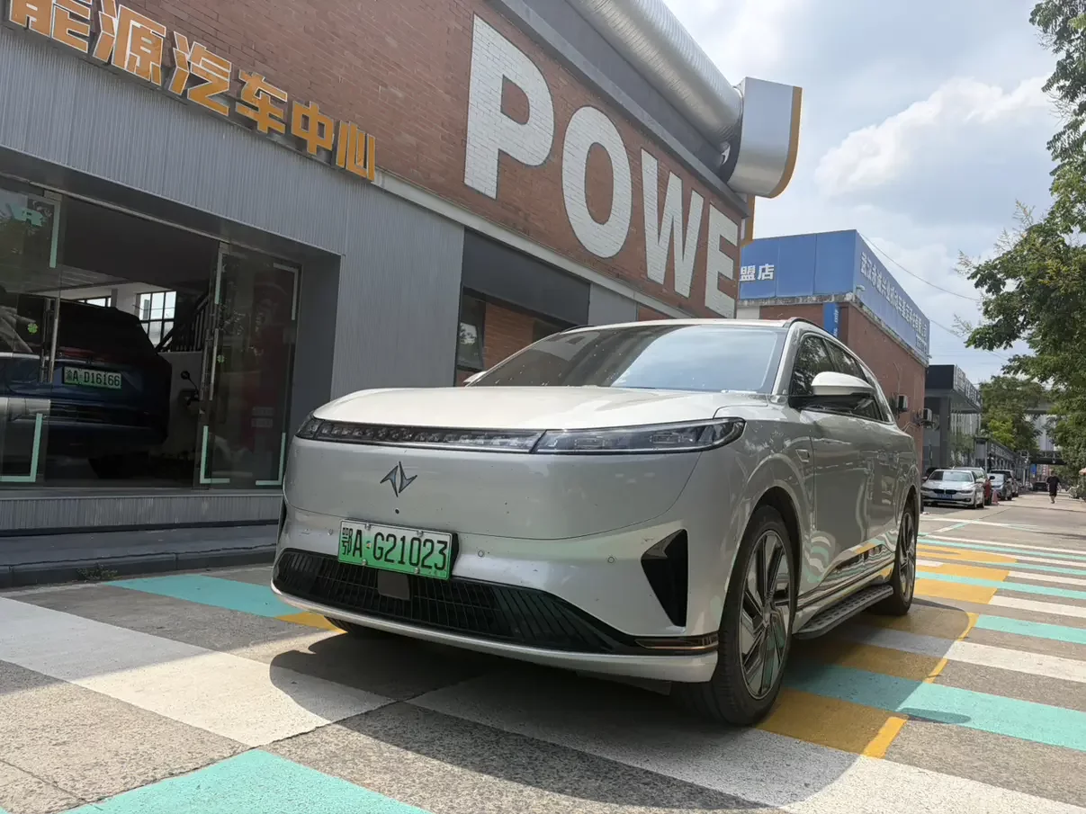 Dongfeng Yipai 008