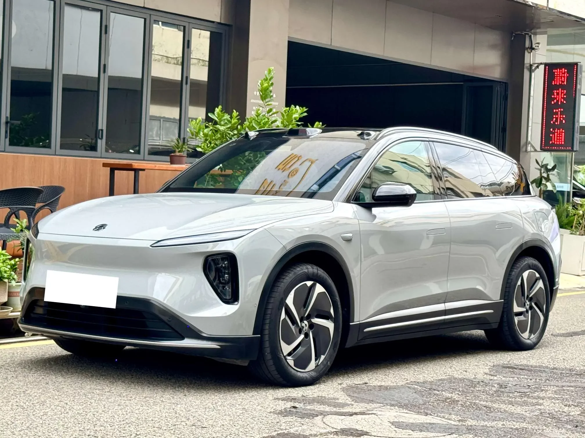 NIO ES6