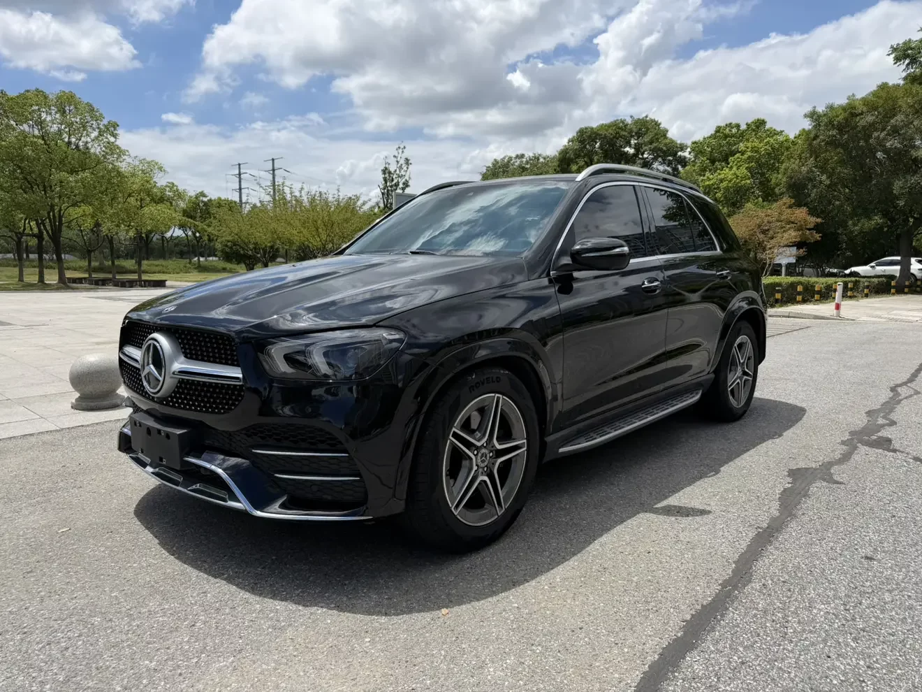 Mercedes-Benz GLE (Imported)