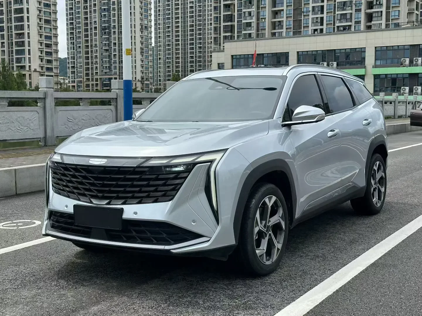 Geely Atlas L