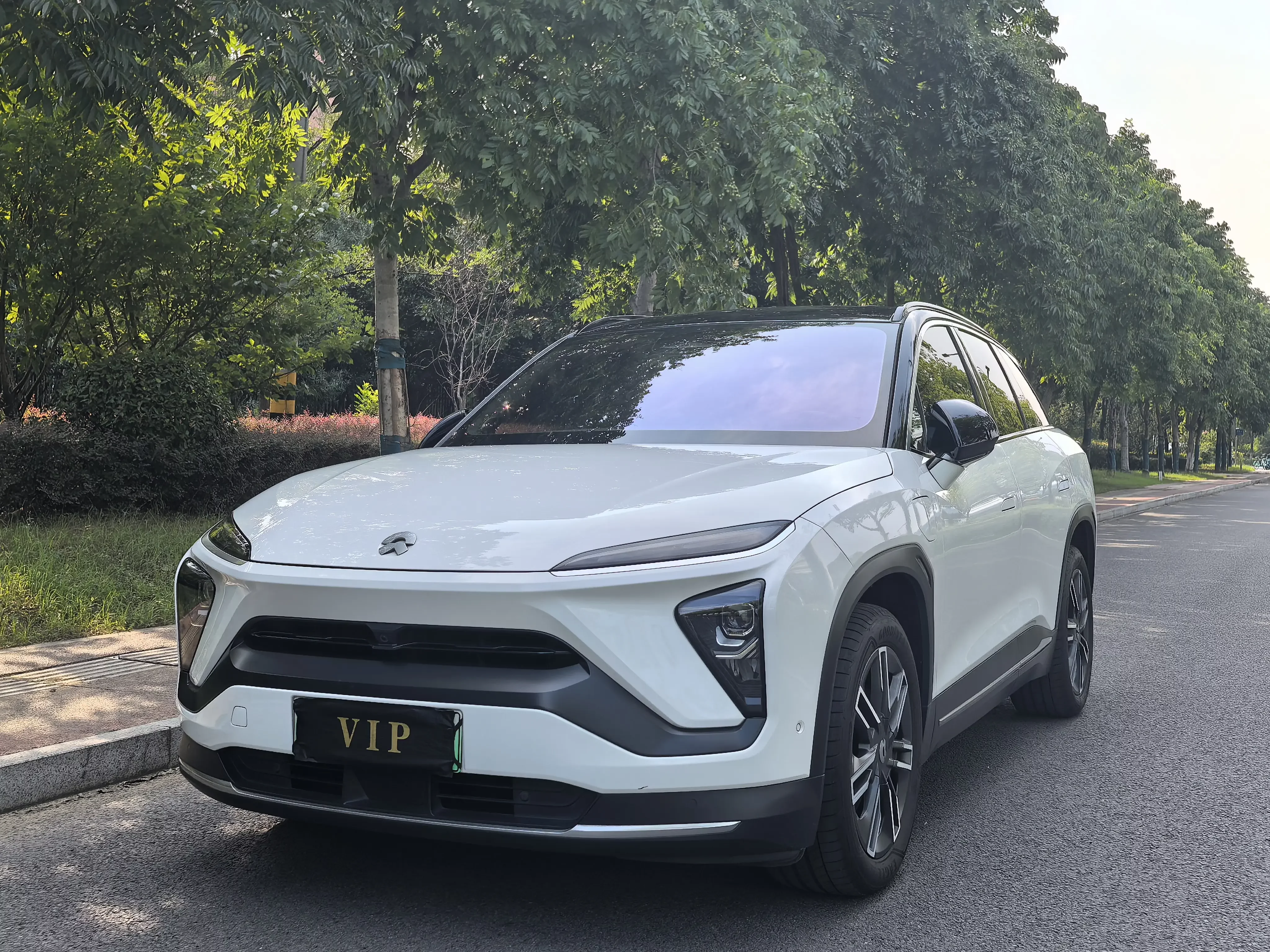 NIO ES6