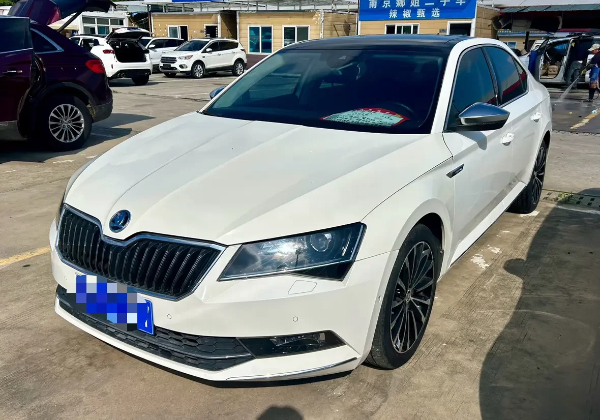 Skoda SuperB