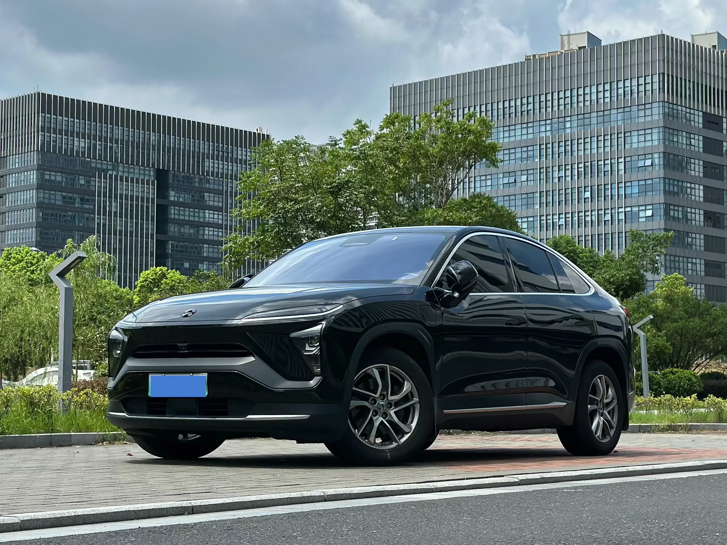 NIO ES6