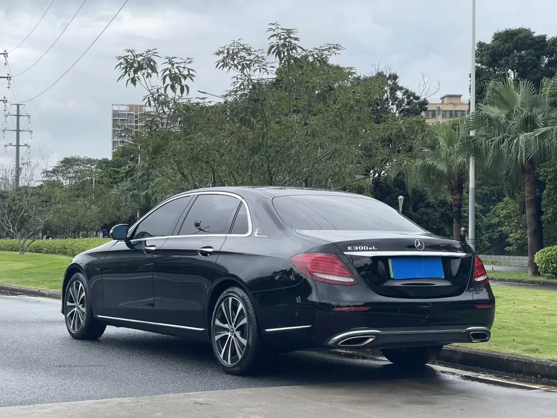 Mercedes-Benz E-Class PHEV