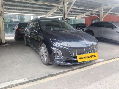 Hongqi E-QM5