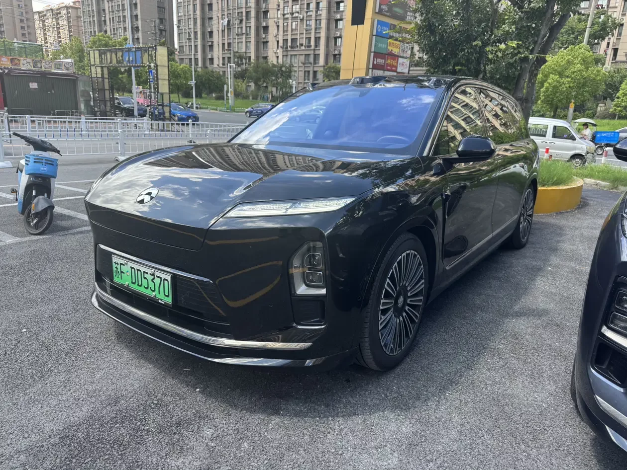 NIO ES8